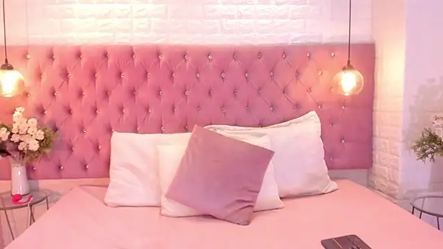 Snapshot of miel_18 chatting on 6, 6, 2026 miel 18 online show from 6, 6, 2026