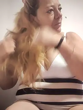 karlaanqui1 online show from 12, 6, 2026