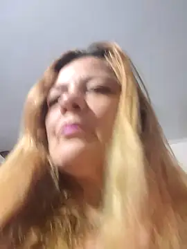 karlaanqui1 online show from 4, 12, 2025