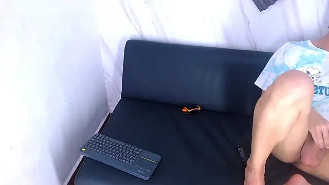 Snapshot of Liam_York_ chatting on 7, 2, 2026 Liam York online show from 7, 2, 2026