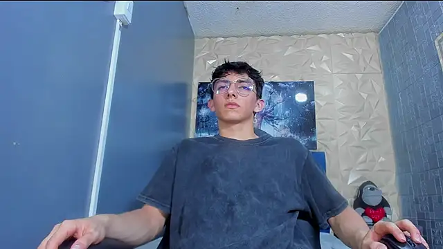 Snapshot of ElanGiraldo chatting on 22, 6, 2026 ElanGiraldo online show from 22, 6, 2026