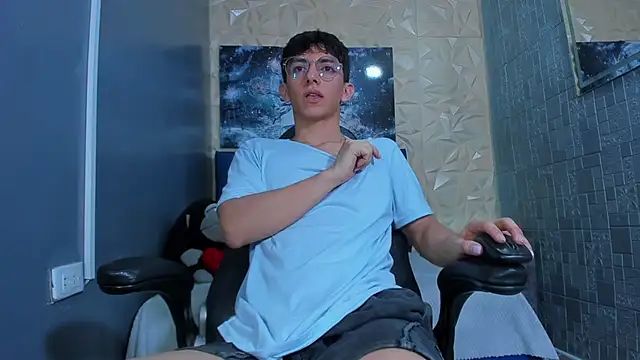 ElanGiraldo online show from 1, 6, 2026