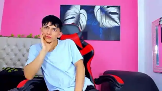 ElanGiraldo online show from 12, 11, 2025