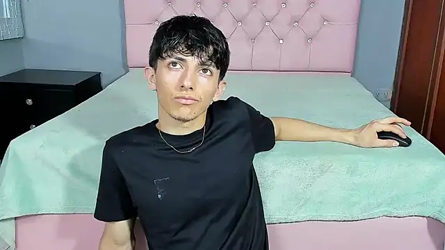 ElanGiraldo online show from 11, 1, 2026