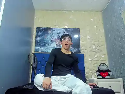 ElanGiraldo online show from 24, 2, 2026