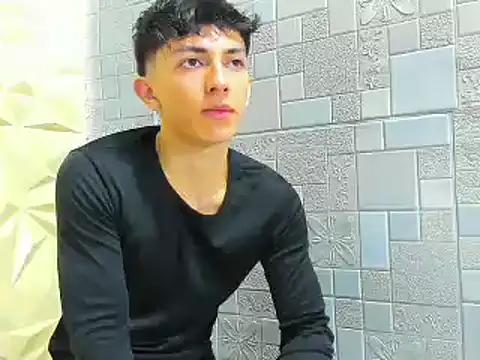 ElanGiraldo online show from 11, 11, 2025