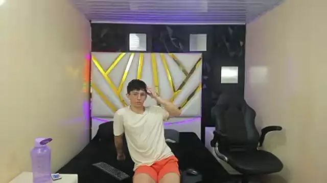 ElanGiraldo online show from 20, 2, 2026