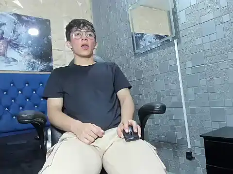 ElanGiraldo online show from 11, 3, 2026