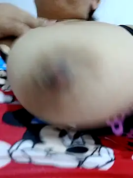 Snapshot of HotXXXgirl_01 chatting on 13, 11, 2025 HotXXXgirl 01 online show from 13, 11, 2025