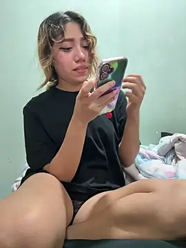 latinahorny11 online show from 12, 4, 2026