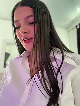 EmmiiGlow online show from 14, 4, 2026