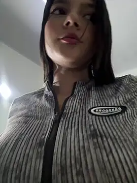 EmmiiGlow online show from 12, 4, 2026