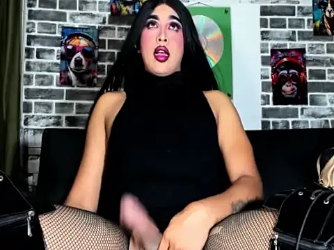 aurora russo  online show from 19, 12, 2025