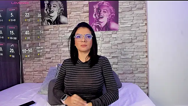 sofiaalarson online show from 14, 1, 2026