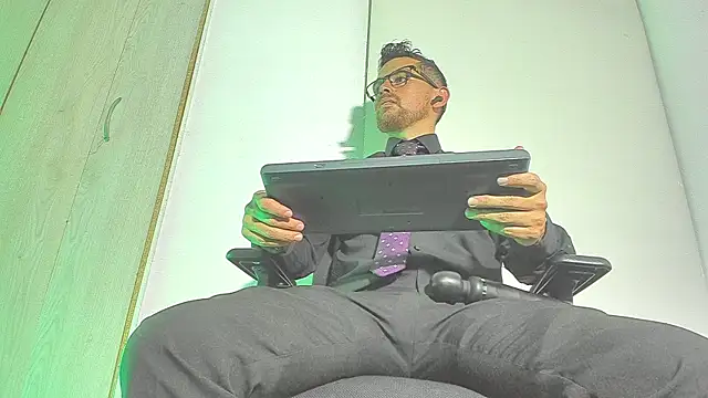 Prince1 dark online show from 23, 11, 2025