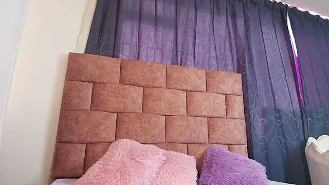 Sofi-Brown online show from 10, 11, 2025