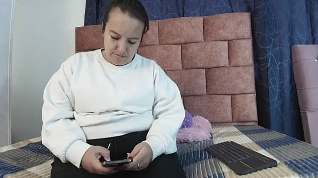 Sofi-Brown online show from 26, 11, 2025