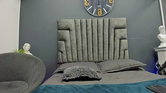 Ashton  Montana online show from 19, 12, 2025