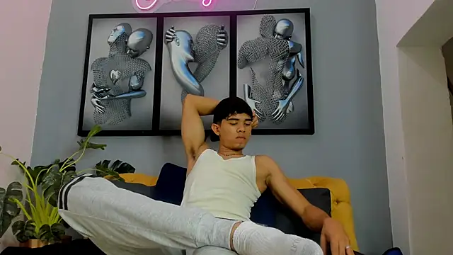 Ashton  Montana online show from 13, 1, 2026