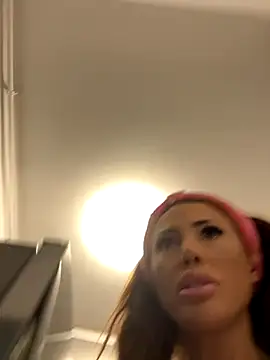 NicollleDiamondd online show from 21, 11, 2025