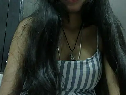 SEXY PRIYA83 online show from 1, 4, 2026