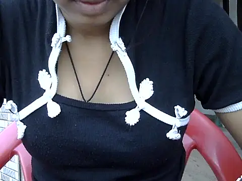 SEXY PRIYA83 online show from 12, 5, 2026