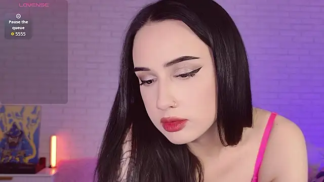 Darineko  online show from 17, 2, 2026