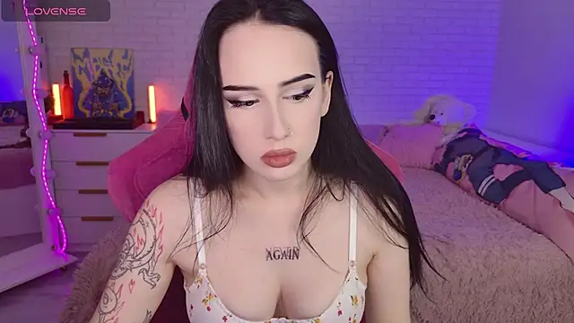 Darineko  online show from 22, 2, 2026