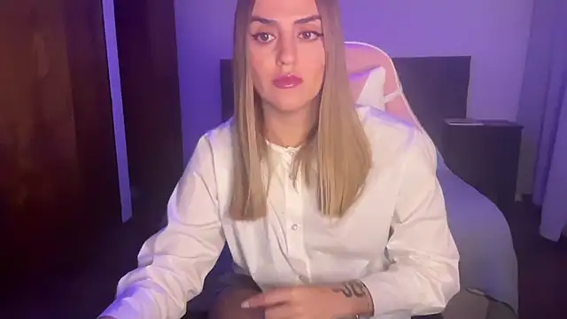 MiaGlows online show from 25, 11, 2025