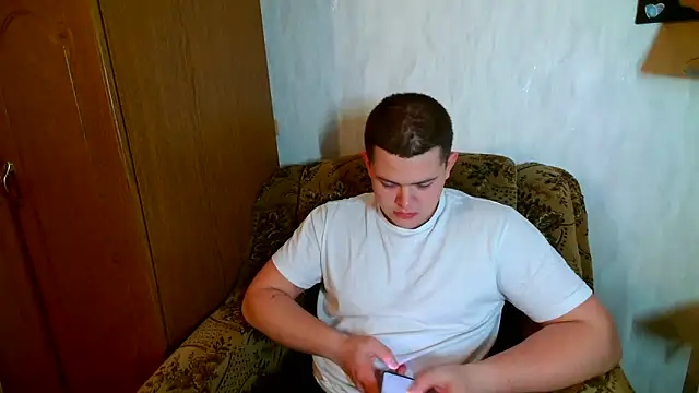 CuteButNaughty  online show from 2, 12, 2025