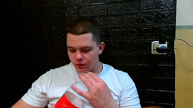 CuteButNaughty  online show from 1, 12, 2025