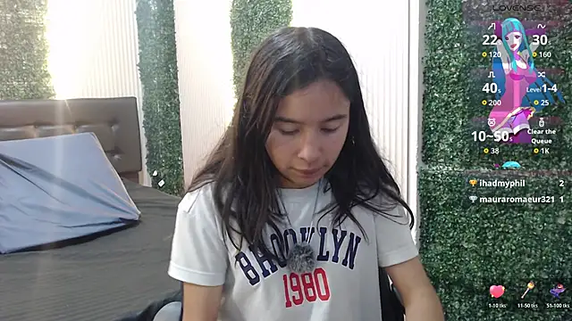 bunnywhite21 online show from 1, 12, 2025