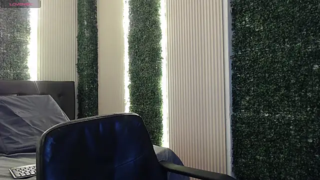 bunnywhite21 online show from 24, 11, 2025