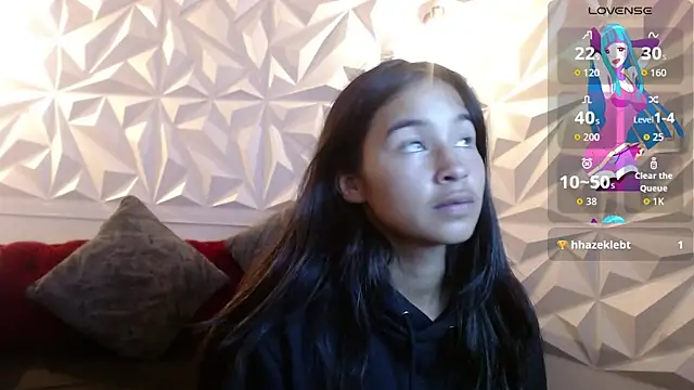 bunnywhite21 online show from 2, 12, 2025