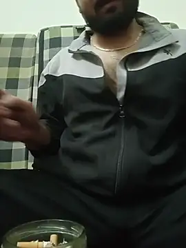 Snapshot of MrToxxic chatting on 24, 11, 2025 MrToxxic online show from 24, 11, 2025