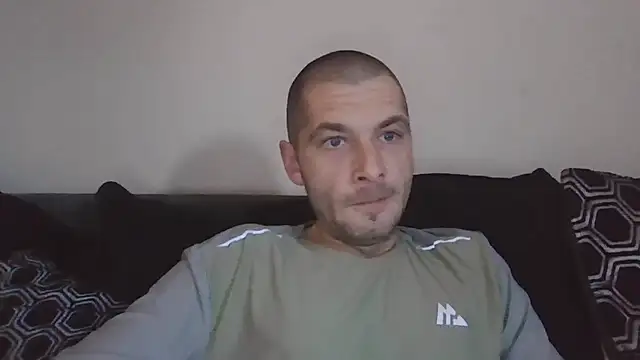 Snapshot of Kinkycouple142 chatting on 19, 5, 2026 Kinkycouple142 online show from 19, 5, 2026