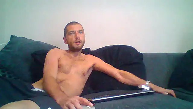 Snapshot of Kinkycouple142 chatting on 26, 5, 2026 Kinkycouple142 online show from 26, 5, 2026