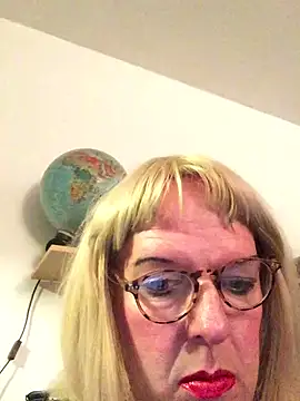 simone xdressing online show from 8, 11, 2025