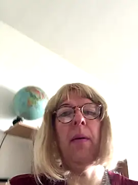 simone xdressing online show from 9, 11, 2025