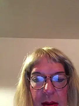 Snapshot of simone_xdressing chatting on 16, 6, 2026 simone xdressing online show from 16, 6, 2026