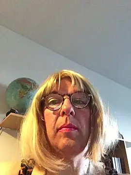 simone xdressing online show from 15, 3, 2026