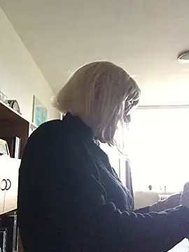 simone xdressing online show from 22, 2, 2026