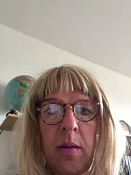 simone xdressing online show from 3, 10, 2025