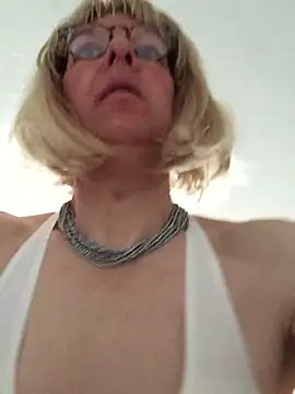 simone xdressing online show from 11, 3, 2026