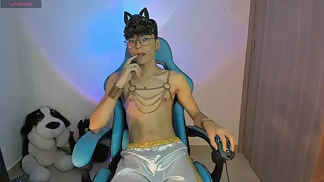 RYO BLEU  online show from 14, 12, 2025