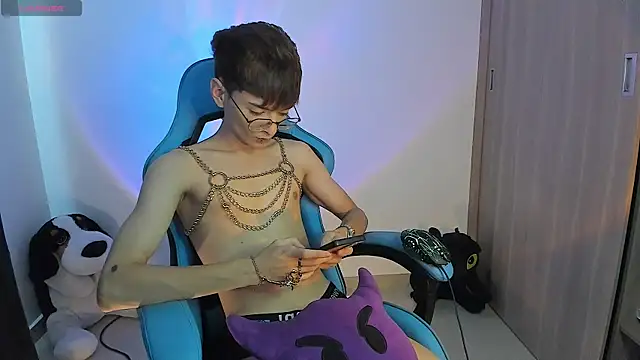 RYO BLEU  online show from 15, 12, 2025