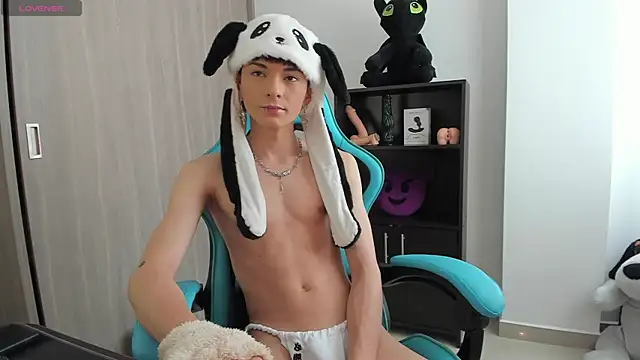 Snapshot of RYO_BLEU_ chatting on 13, 5, 2026 RYO BLEU online show from 13, 5, 2026