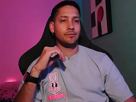 Snapshot of Abruptoinusual chatting on 17, 11, 2025 Abruptoinusual online show from 17, 11, 2025