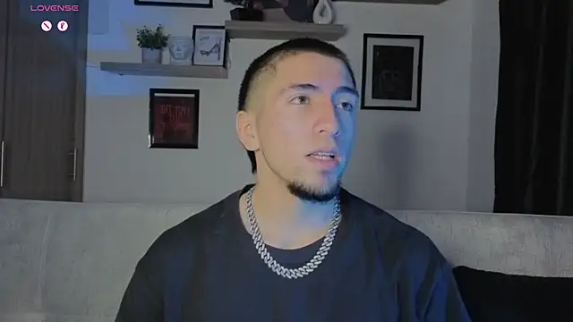 Snapshot of AresMassimoX chatting on 23, 11, 2025 AresMassimoX online show from 23, 11, 2025