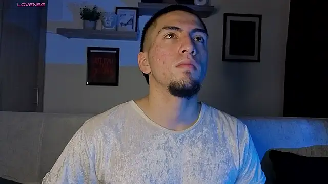 Snapshot of AresMassimoX chatting on 20, 11, 2025 AresMassimoX online show from 20, 11, 2025